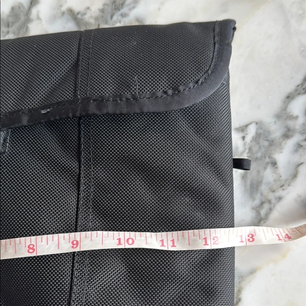 Timbuk2 Black Laptop Tablet Bag with Sleek Professional Design Size Small